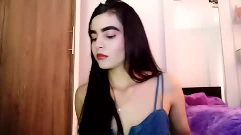 dulce_lucero online show from February 24, 2025, 5:42 pm