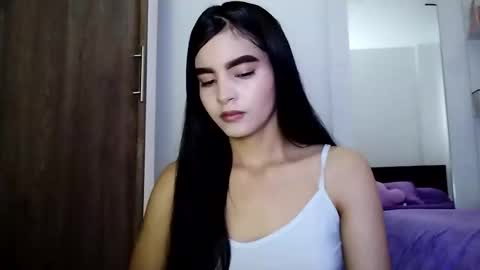 dulce_lucero online show from March 9, 2025, 2:32 pm