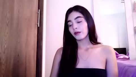dulce_lucero online show from March 10, 2025, 7:40 pm