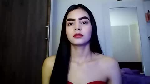 dulce_lucero online show from September 21, 2025, 4:41 pm