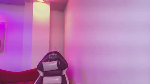 dulce_viioleta online show from February 4, 2026, 11:16 am