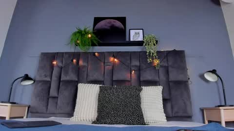 DULCE AURORA online show from June 10, 2026, 2:56 am