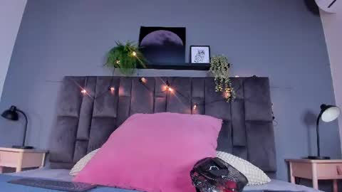 DULCE AURORA online show from June 11, 2026, 6:00 am
