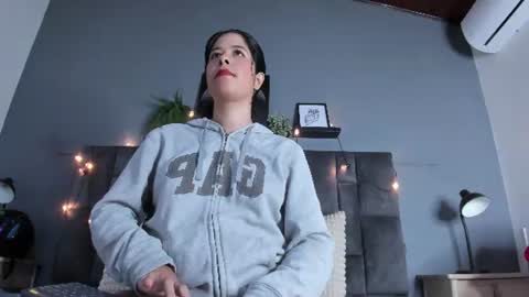 Snapshot of dulceaurora_ chatting on July 19, 2026, 10:52 am DULCE AURORA online show from July 19, 2026, 10:52 am