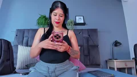 Snapshot of dulceaurora_ chatting on August 1, 2026, 2:55 am DULCE AURORA online show from August 1, 2026, 2:55 am