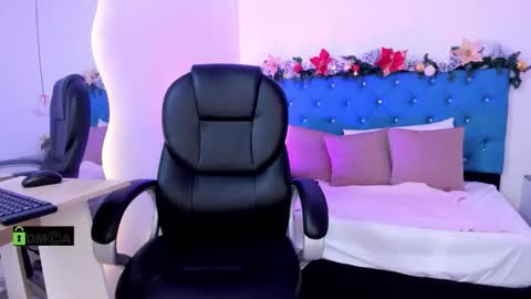 Dulce Baker online show from December 18, 2025, 4:18 am