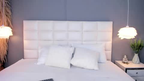 Dulce  online show from March 24, 2026, 10:59 pm