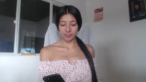 dulceisabellax online show from January 17, 2025, 5:08 pm