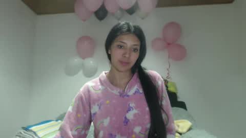 dulceisabellax online show from February 20, 2025, 2:29 am