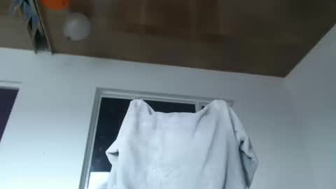 dulceisabellax online show from February 27, 2025, 6:42 pm