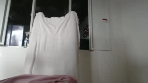 dulceisabellax online show from March 7, 2025, 6:33 pm