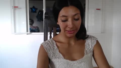 dulceisabellax online show from September 9, 2025, 4:50 pm