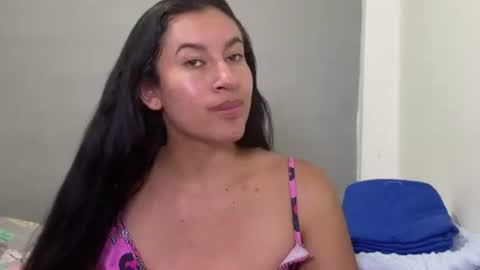 dulceizzy online show from April 8, 2026, 12:10 am