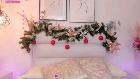 DULCE  online show from December 9, 2024, 7:29 pm