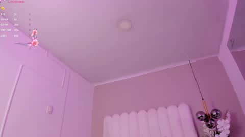 DULCE  online show from May 18, 2026, 4:07 am