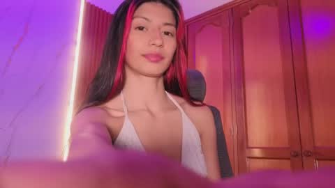 Dulce online show from April 24, 2026, 3:31 am