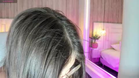 dulcevela online show from October 3, 2025, 10:40 pm