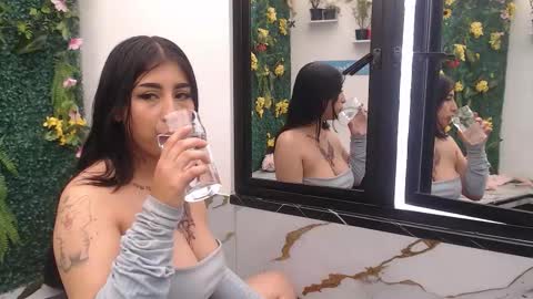 Snapshot of dulciinea_07 chatting on September 17, 2025, 6:09 pm Abril Cruz online show from September 17, 2025, 6:09 pm