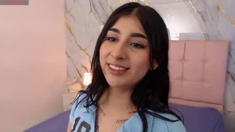 Snapshot of dulciinea_07 chatting on October 24, 2025, 3:30 pm Abril Cruz online show from October 24, 2025, 3:30 pm