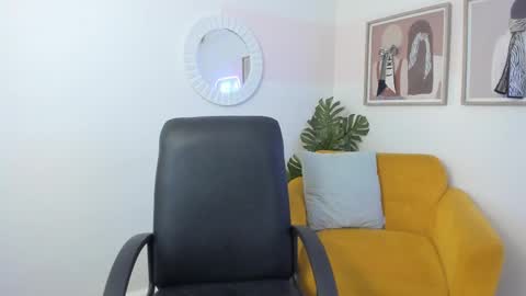 Snapshot of dullce77 chatting on March 7, 2025, 7:49 pm Dulce online show from March 7, 2025, 7:49 pm