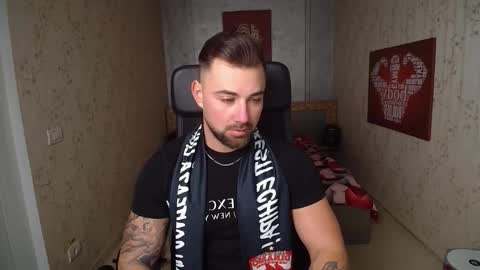 Snapshot of duncanstones chatting on December 22, 2024, 8:49 am DuncanStone online show from December 22, 2024, 8:49 am