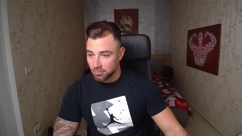 Snapshot of duncanstones chatting on December 27, 2024, 11:17 am DuncanStone online show from December 27, 2024, 11:17 am