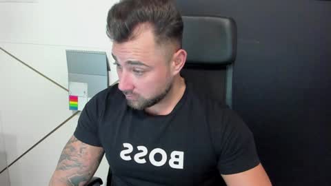 Snapshot of duncanstones chatting on February 4, 2025, 5:21 am DuncanStone online show from February 4, 2025, 5:21 am