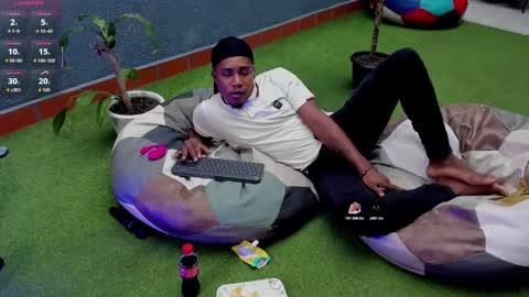 Snapshot of duo69sexual chatting on October 25, 2025, 8:36 pm duo69sexual online show from October 25, 2025, 8:36 pm