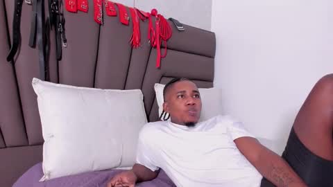 Snapshot of duo69sexual chatting on October 30, 2025, 7:36 pm duo69sexual online show from October 30, 2025, 7:36 pm