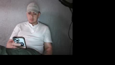 duocaliente310037 online show from March 8, 2026, 12:53 pm