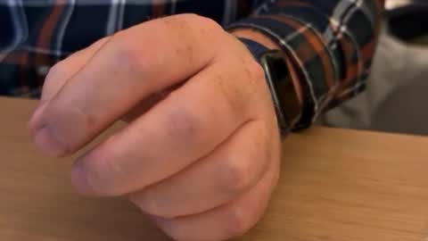 Snapshot of dupf127 chatting on November 17, 2025, 7:19 pm FloFrenchCurv288 online show from November 17, 2025, 7:19 pm