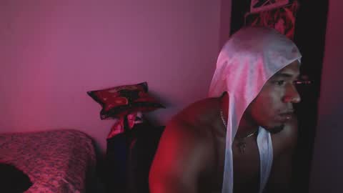 Snapshot of duragpapii chatting on January 23, 2025, 5:45 am DuragPapi online show from January 23, 2025, 5:45 am