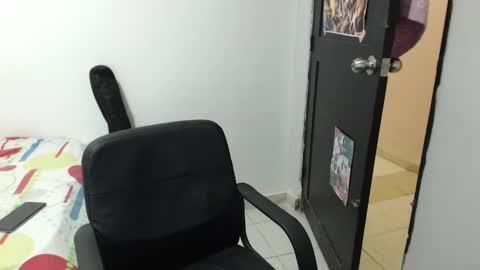 Snapshot of duragpapii chatting on February 5, 2025, 2:51 am DuragPapi online show from February 5, 2025, 2:51 am