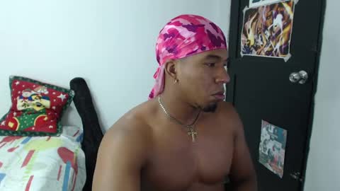 Snapshot of duragpapii chatting on February 6, 2025, 6:35 pm DuragPapi online show from February 6, 2025, 6:35 pm