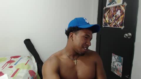 Snapshot of duragpapii chatting on February 19, 2025, 1:40 am DuragPapi online show from February 19, 2025, 1:40 am