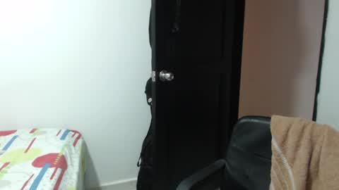 Snapshot of duragpapii chatting on February 23, 2025, 4:17 am DuragPapi online show from February 23, 2025, 4:17 am