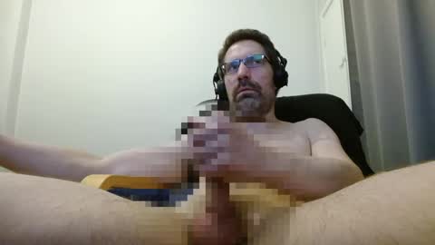 Snapshot of durden69_ chatting on April 14, 2026, 12:49 am Durden69 online show from April 14, 2026, 12:49 am