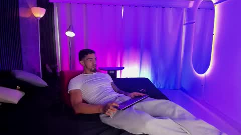 Duriel online show from December 16, 2025, 12:43 pm