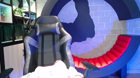 duskybeautyy online show from March 12, 2026, 8:04 pm