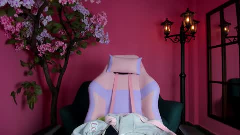 duskybeautyy online show from March 18, 2026, 3:59 pm