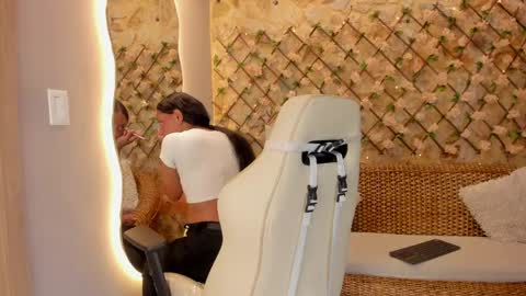 duskybeautyy online show from March 30, 2026, 7:37 pm