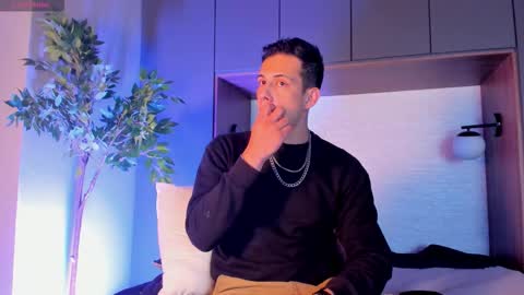 Dustin Sonne online show from November 16, 2025, 3:45 am