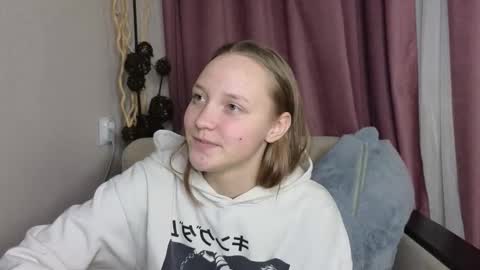 Snapshot of dustydeida chatting on January 18, 2026, 7:06 pm Jenny online show from January 18, 2026, 7:06 pm