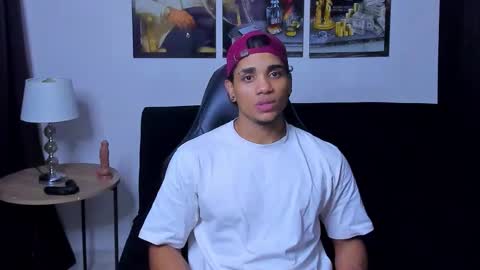 Snapshot of dustyn__michelle chatting on March 4, 2026, 2:50 am DUSTYN MICHELLE online show from March 4, 2026, 2:50 am