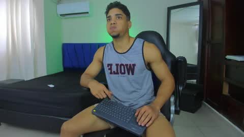 Snapshot of dustyn__michelle chatting on March 20, 2026, 3:50 pm DUSTYN MICHELLE online show from March 20, 2026, 3:50 pm