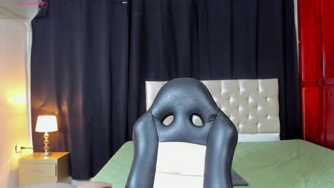 Snapshot of dustyn__michelle chatting on March 28, 2026, 1:27 am DUSTYN MICHELLE online show from March 28, 2026, 1:27 am