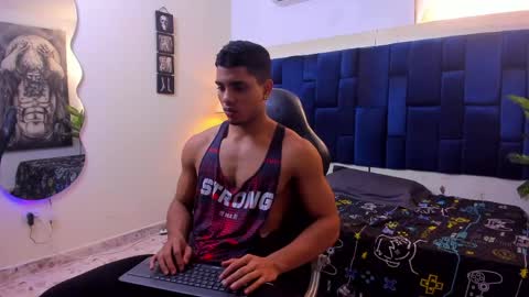 Snapshot of dustyn__michelle chatting on May 23, 2026, 2:32 pm DUSTYN MICHELLE online show from May 23, 2026, 2:32 pm