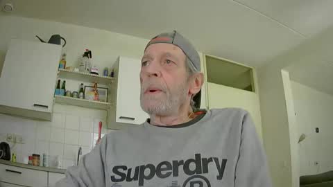 dutch_020 online show from October 29, 2025, 12:07 pm