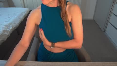 Ambertje040 online show from November 13, 2025, 8:13 am