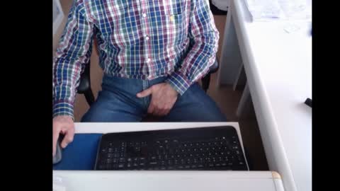 dutchpornking2 online show from January 14, 2025, 7:59 am